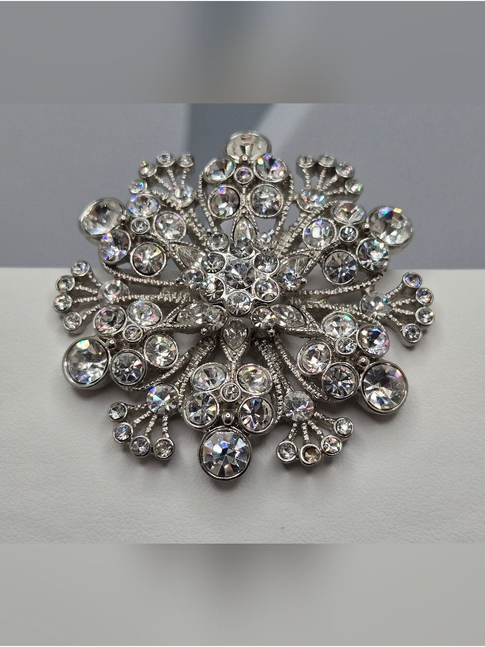Bridal Vintage Style Rhinestone Brooch Silver Tone Snowflake Floral Round 2"